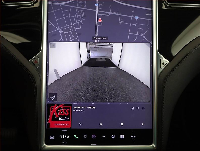 Tesla Model X (2018) 100D, SoH 92% - fotka 17 z 27