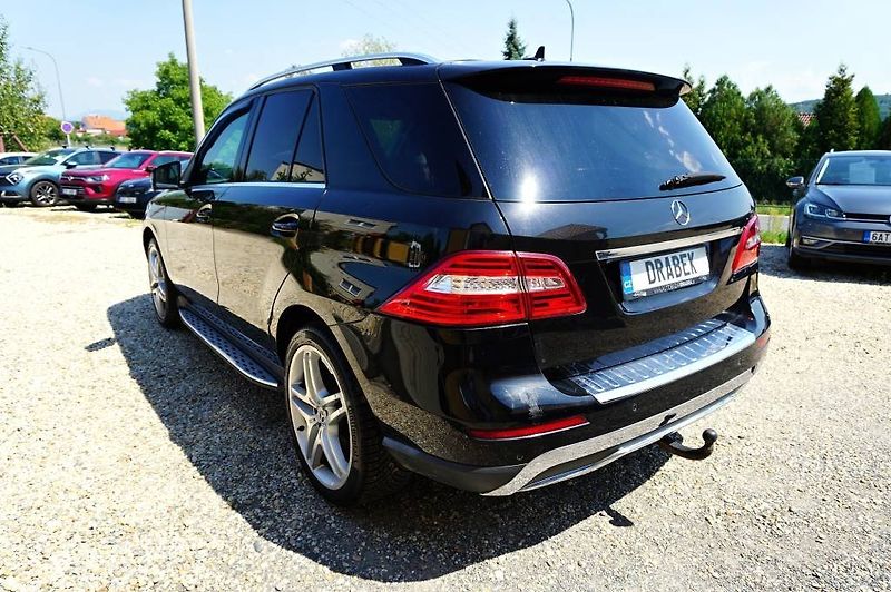 Mercedes-Benz Třídy M (2013) 350 4 MATIC 3,0 CDI 190 kW - fotka 8 z 69