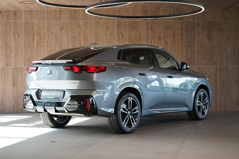 BMW X2 20i sDrive, M Paket - fotka 5 z 41