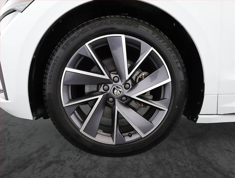 Škoda Enyaq (2021) Sportline iV 60 (62 kWh) - fotka 17 z 19