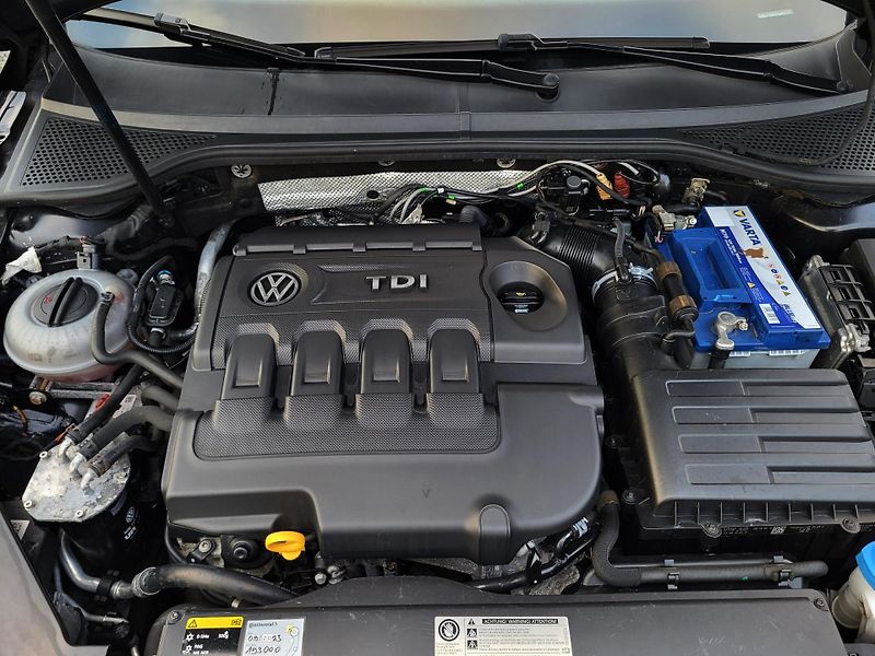 Volkswagen Passat 2.0 TDi 140kW DSG COMFORTLINE - fotka 36 z 49