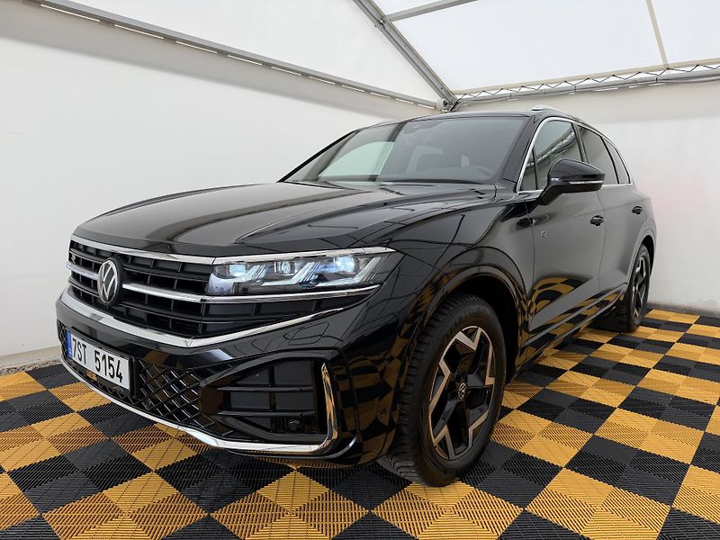Volkswagen Touareg 3.0Tdi*1-MAJ*DPH*HUD*R-LINE* - fotka 2 z 45