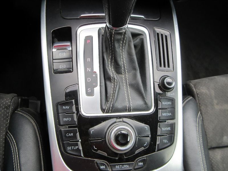 Audi A4 2,0 TFSi 155Kw S-Line, 4x4, VA - fotka 20 z 23