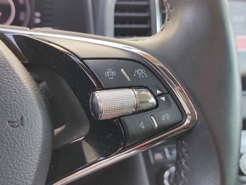 Škoda Karoq (2020) Style 1,5 Tsi 110 Kw DSG - fotka 35 z 43
