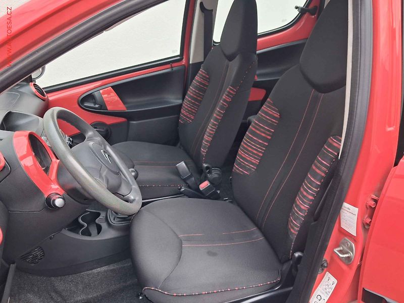 Citroën C1 (2014) 1.0i, 2.maj,ČR, servis.kniha - fotka 9 z 14