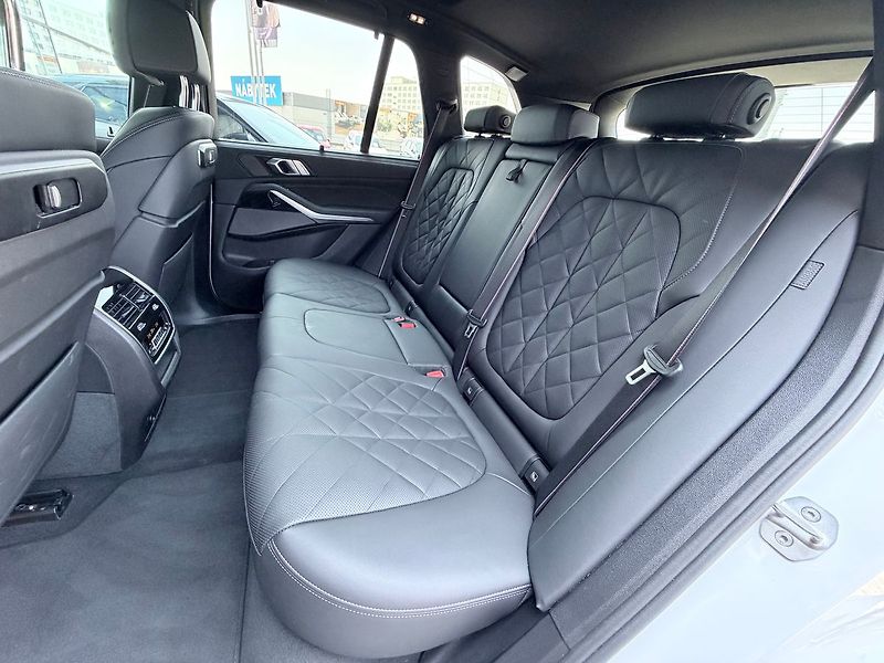 BMW X5 30d xDrive/Nezávislé/Dověry/TZ - fotka 17 z 24