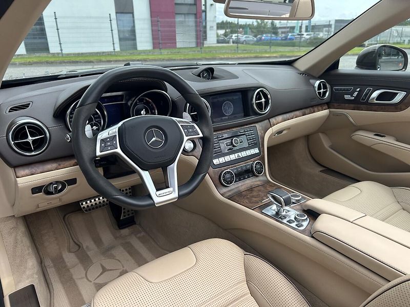 Mercedes-Benz SL 63 AMG Roadster - fotka 23 z 42