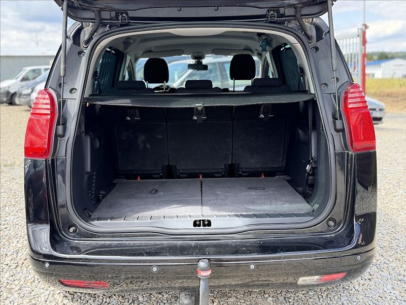 Peugeot 5008 1,6 HDI 7MÍST NAVI TAŽNÉ - fotka 21 z 27