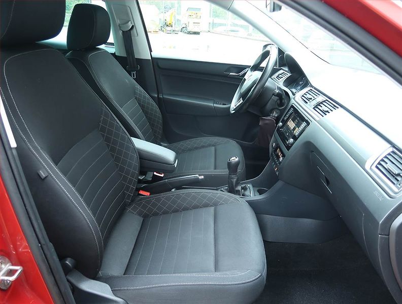 Škoda Rapid (2016) Spaceback 1.2 TSI, Serv.kniha - fotka 9 z 20