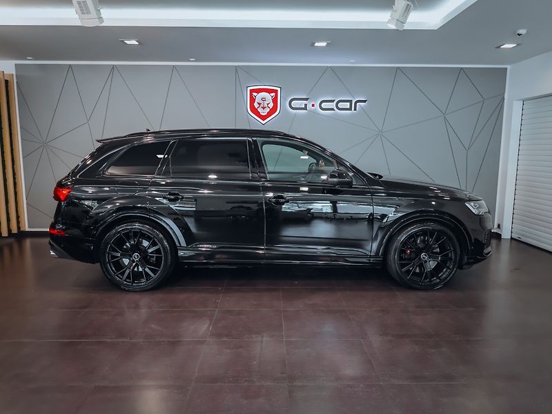 Audi SQ7 4.0TFSI Matrix - fotka 4 z 31