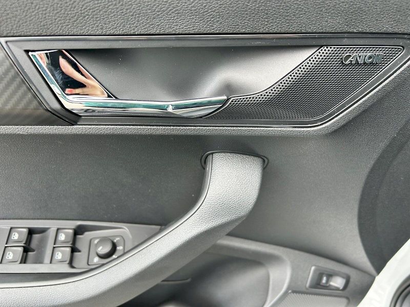Škoda Karoq (2025) Sportline 2.0 TDI 110 kW DSG - fotka 13 z 35