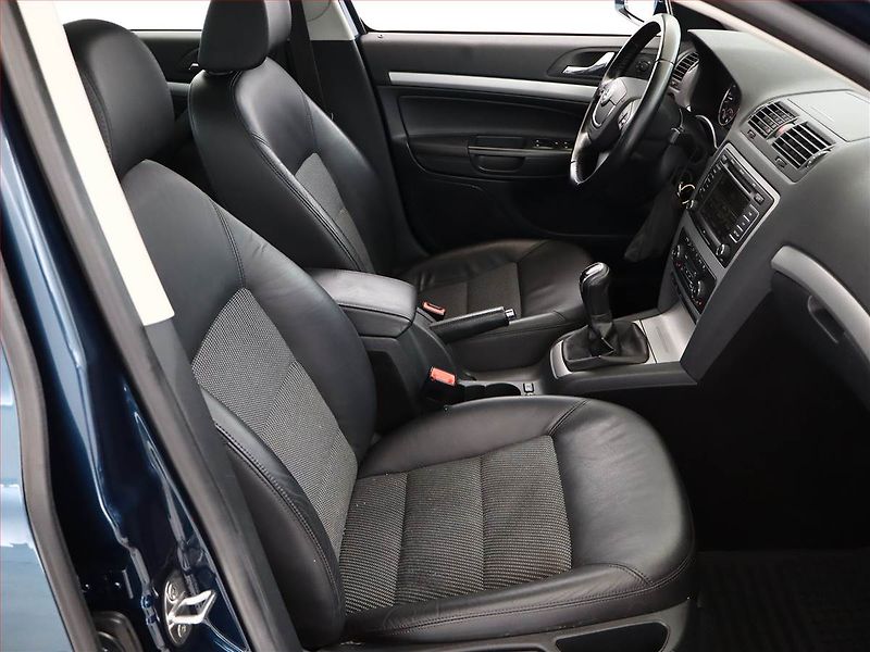 Škoda Octavia (2012) 2.0 TDI, Tempomat - fotka 7 z 16