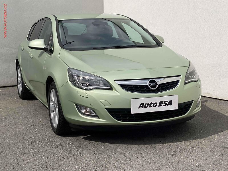 Opel Astra (2011) 1.6i, AC, xenon, navi - fotografie inzerátu