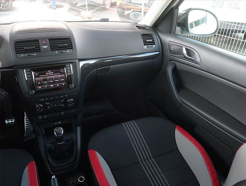 Škoda Yeti (2015) Monte Carlo 1.4 TSI, Bi-Xenony - fotka 8 z 19