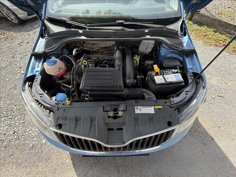 Škoda Fabia 1,2 TSi  Serviska,Senzory,AC - fotka 40 z 42