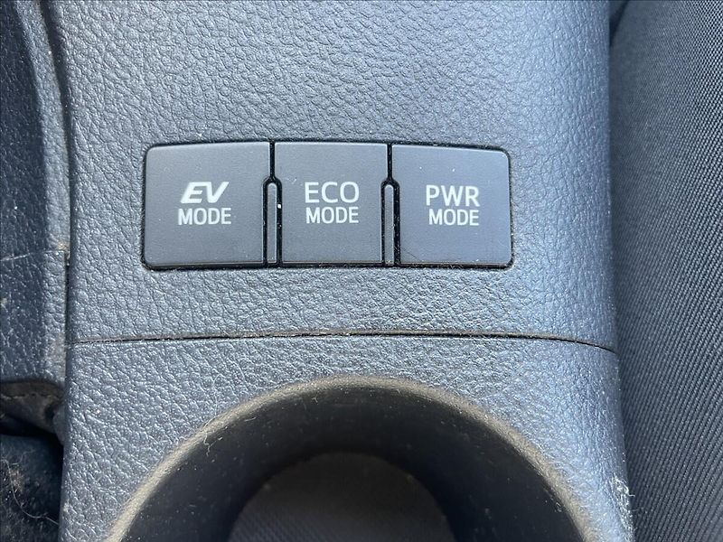 Toyota Auris 1,8 E-CVT Hybrid CZauto 1maj D - fotka 20 z 37