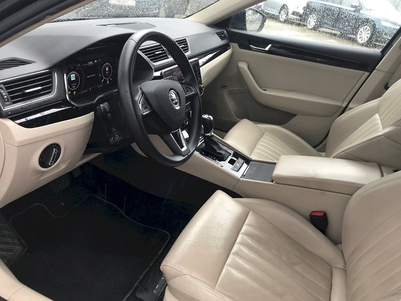Škoda Superb (2019) Combi  L&K 4x4 2,0 TDI DSG - fotka 6 z 29