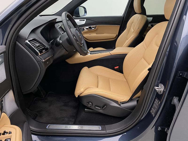 Volvo XC90 B5 AWD BRIGHT ULTRA AUT CZ 7m - fotka 3 z 66