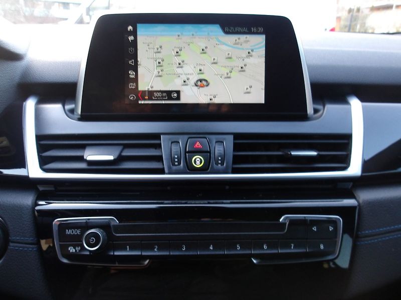BMW Řada 2 220i AUT.! 7MÍST Gran Tourer - fotka 20 z 32