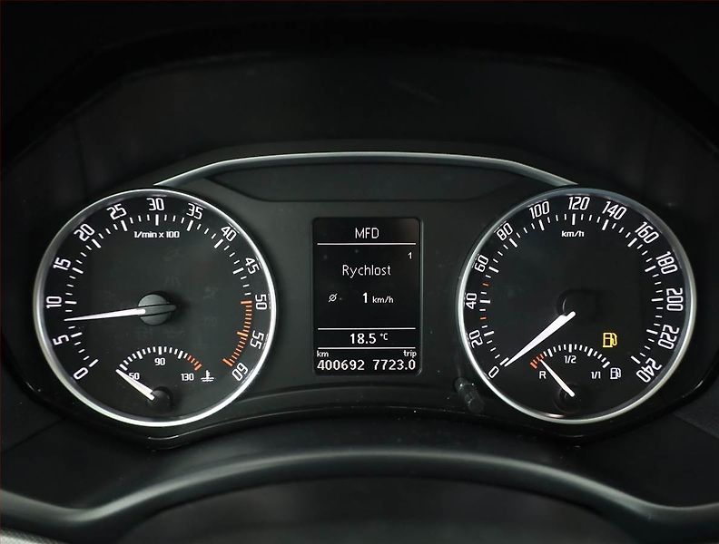 Škoda Octavia (2012) Ambition Plus 2.0 TDI, po STK - fotka 9 z 15