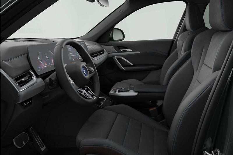 BMW iX1 xDrive30 - fotka 4 z 4