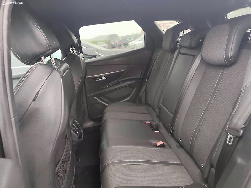 Peugeot 3008 (2019) - fotka 26 z 41