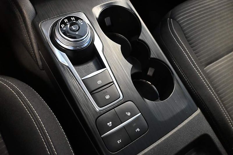 Ford Kuga (2021) 2.5 ACC TITANIUM Tažné Kamera - fotka 20 z 33
