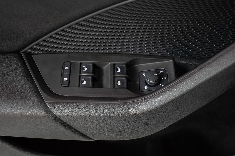 Škoda Octavia 2.0 TDI KAMERA*KESSY*ACC*DPH* - fotka 14 z 39