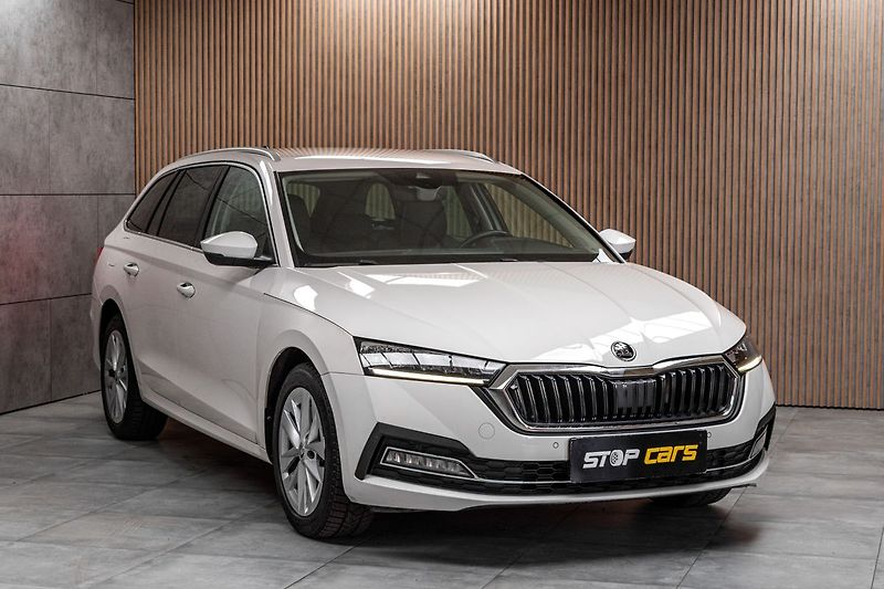 Škoda Octavia 2.0 TDI DSG*STYLE*KAMERA*KESSY - fotka 3 z 41