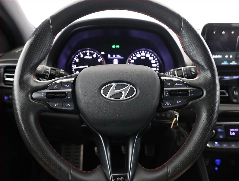 Hyundai i30 (2022) N-Line 1.5 T-GDI MHEV - fotka 8 z 21