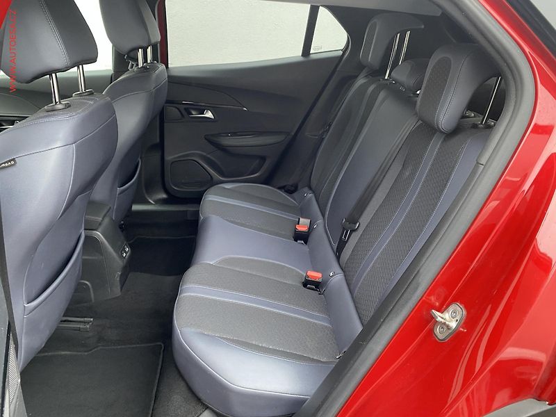 Peugeot 2008 (2019) 1.5 HDi, Allure, AT, LED - fotka 10 z 18