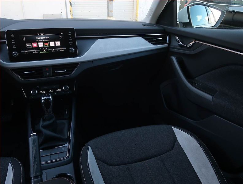 Škoda Scala (2024) 1.0 TSI, Top Selection - fotka 8 z 17