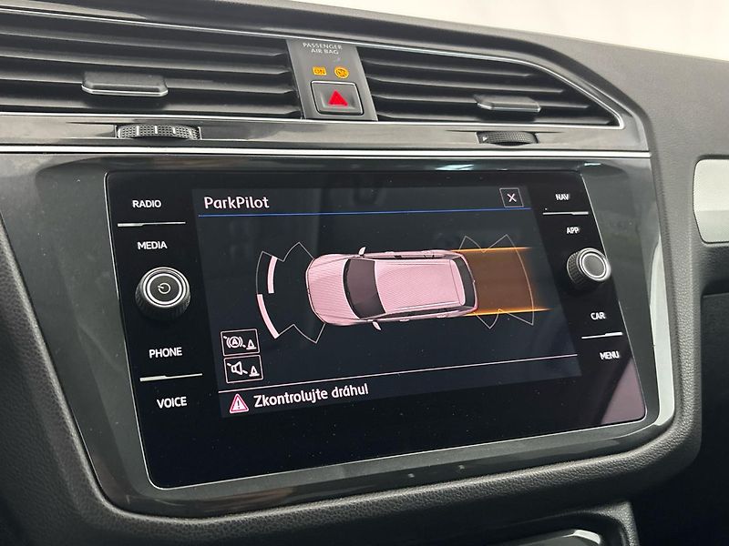 Volkswagen Tiguan Trendline DSG - fotka 23 z 27