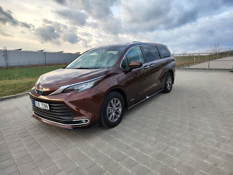 Toyota Sienna (2021) XLE 2.5 HYBRID AWD, 7 MÍST - fotka 6 z 14