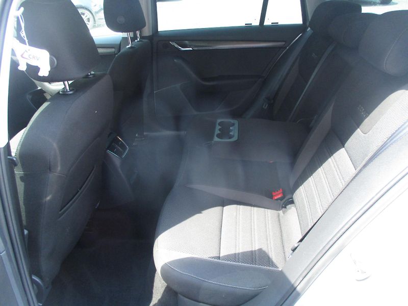 Škoda Octavia 2.0 TDi SCOUT 1.MAJ ČR - fotka 19 z 46