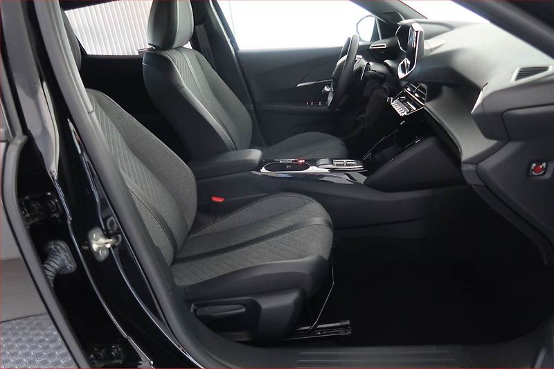 Peugeot 2008 (2025) Allure 1.2 PureTech - fotka 9 z 18
