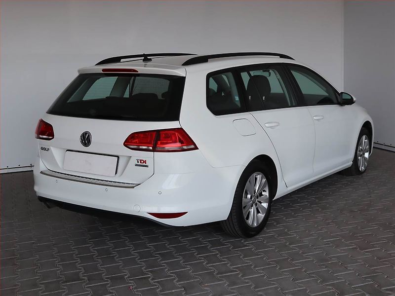 Volkswagen Golf (2016) 1.6 TDI, Automat, Serv.kniha - fotka 2 z 16
