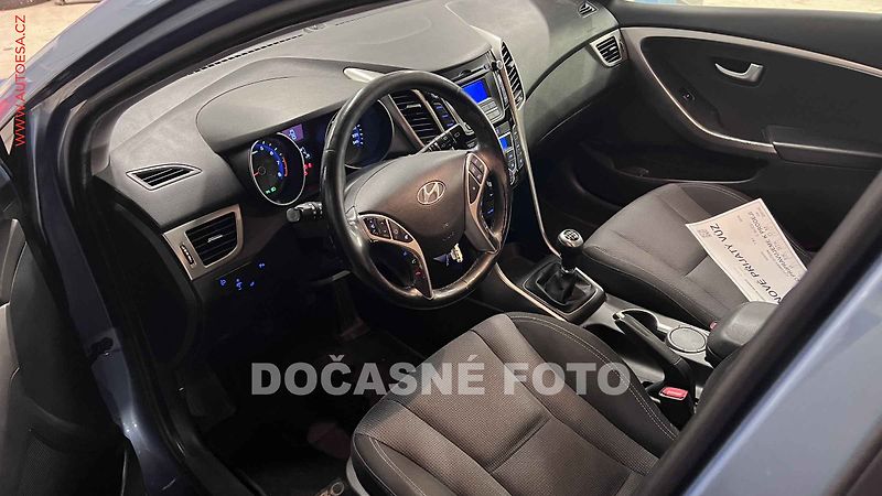 Hyundai i30 (2014) 1.6 i, 2.maj,ČR, Weekend - fotka 3 z 3