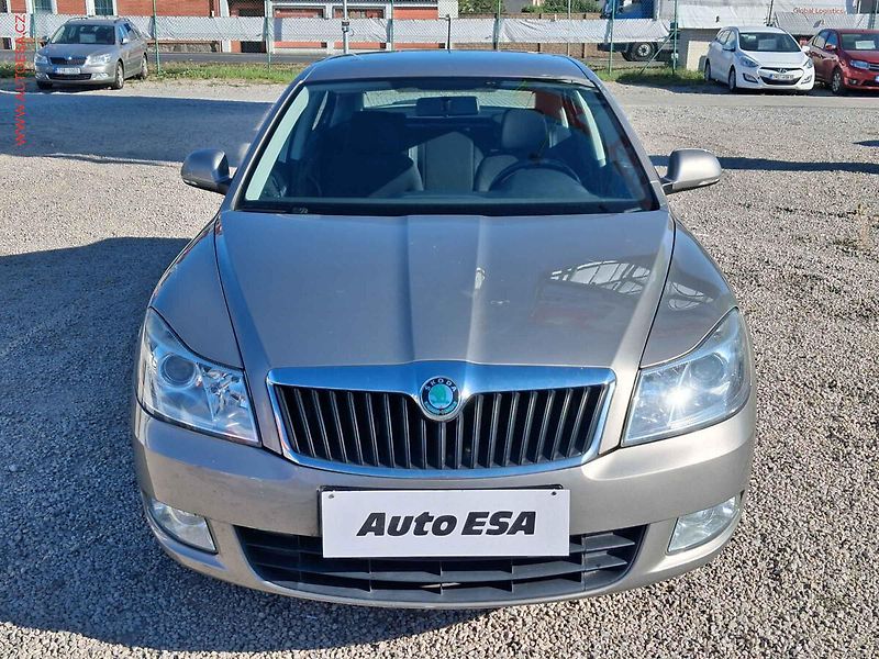 Škoda Octavia (2012) 1.4 TSi, 1.maj,ČR - fotka 2 z 17