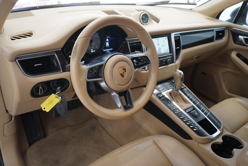 Porsche Macan 3.0i AWD PDK7 - fotka 10 z 27