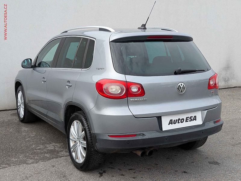 Volkswagen Tiguan (2010) 1.4TSi, AC, výhřev sed. - fotka 6 z 15