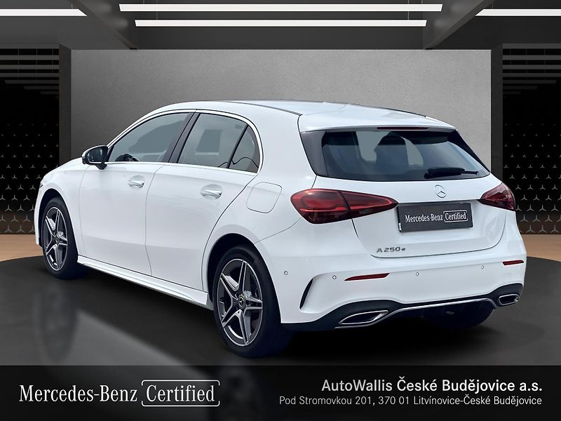 Mercedes-Benz Třídy A A 250e AMG - fotka 3 z 26