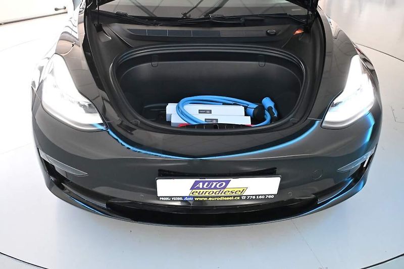 Tesla Model 3 (2019) RWD LED Kamera Range Plus 229 - fotka 31 z 33
