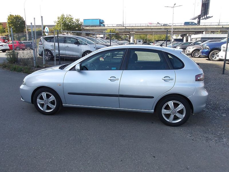 Seat Ibiza 1,2i ČR  2xKOLA ! NOVÁ STK ! - fotka 4 z 32
