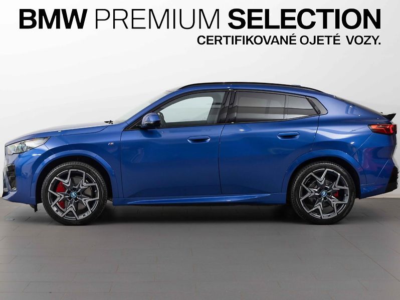 BMW iX2 xDrive30 - fotka 3 z 22