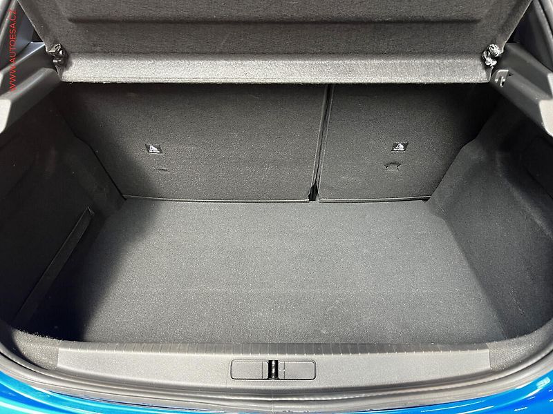 Peugeot 208 (2019) 1.2 PT, GT, LED, navi - fotka 7 z 19