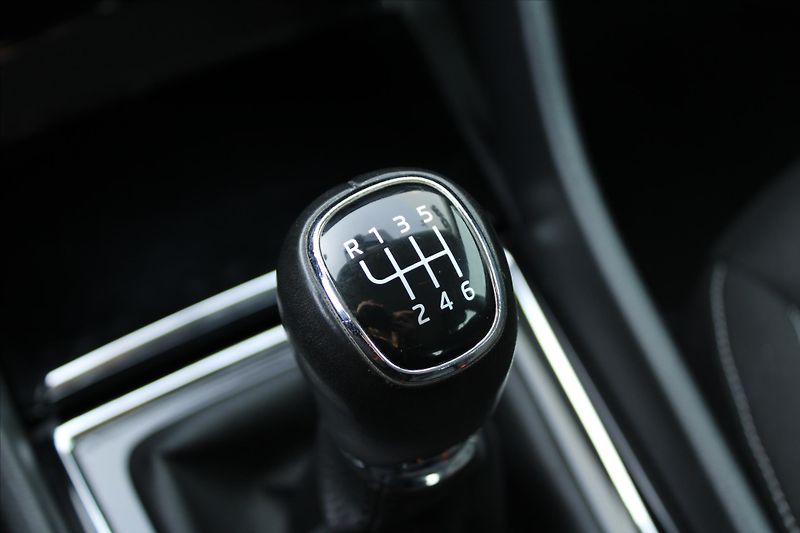 Škoda Karoq 2.0TDI 85kW AMBITION 1.MAJ. ČR - fotka 19 z 28