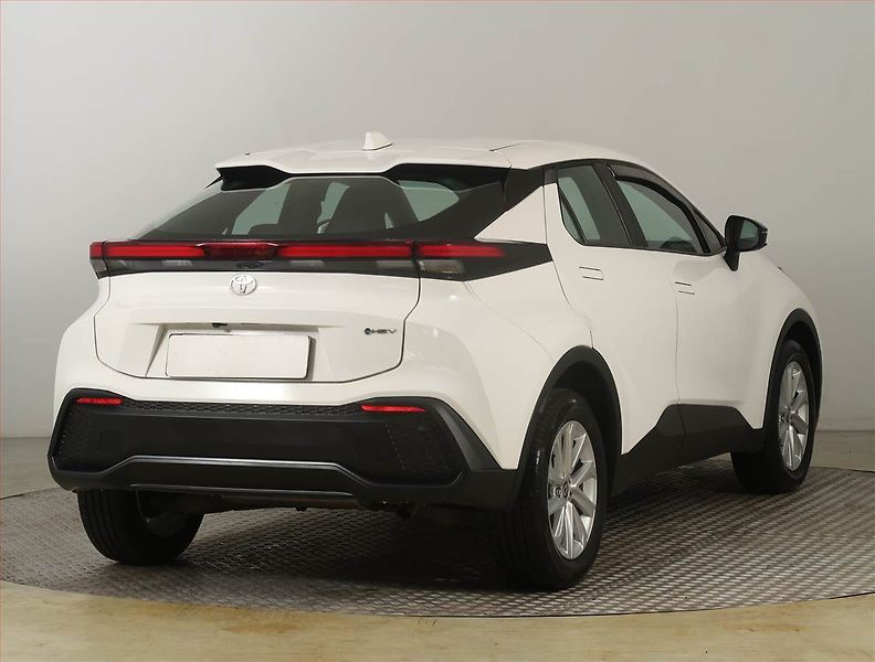 Toyota C-HR (2025) 1.8 Hybrid - fotka 5 z 24