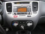 Kia Rio (2009) 1.4 16V, po STK, jezdí výborně - náhled 12