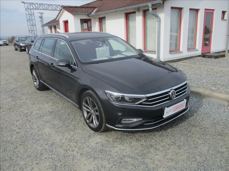 Volkswagen Passat 2,0 TDI, Elegance, DSG, servis - fotografie inzerátu